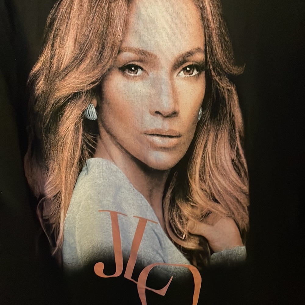 Jennifer Lopez 2019 Concert tee (women’s small) - Picture 2 of 4